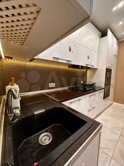 2-к. квартира, 61 м², 1/9 эт.