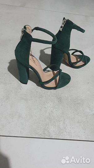 Босоножки женские