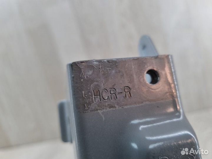 Петля крышки багажника правая Hyundai Solaris 2