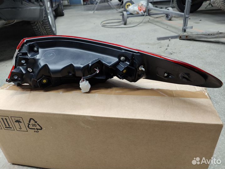 Фонарь задний левый toyota camry 70