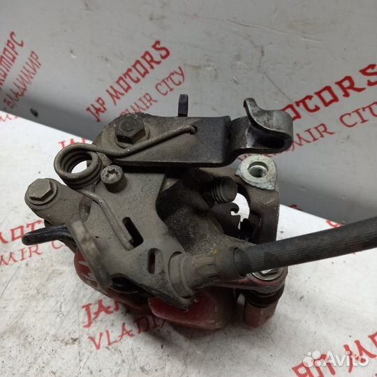 Суппорт тормозной задний левый Volkswagen Golf 5