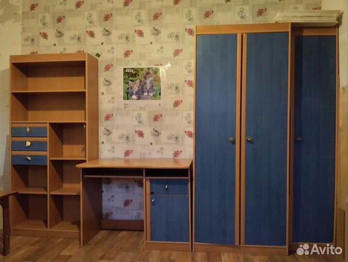 Продам уголок школьника бу