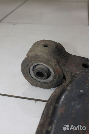 Рычаг передний левый правый Opel Astra H