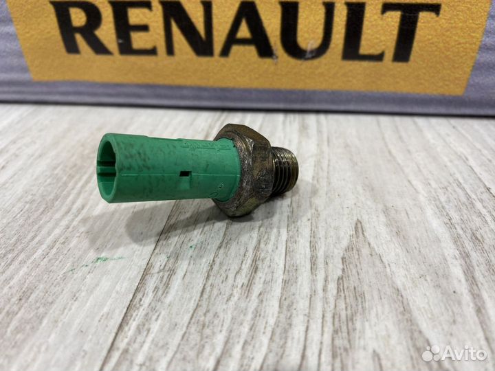 Датчик давления масла Renault megane 1