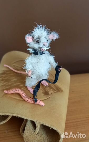 Крысенок-рокер с боевым червяком