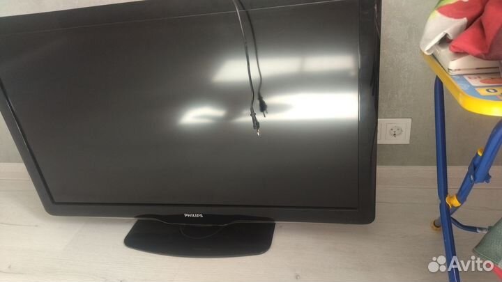Телевизор philips. Диагональ 42