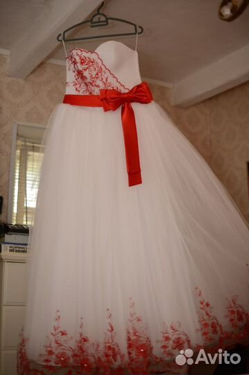 Свадебное платье