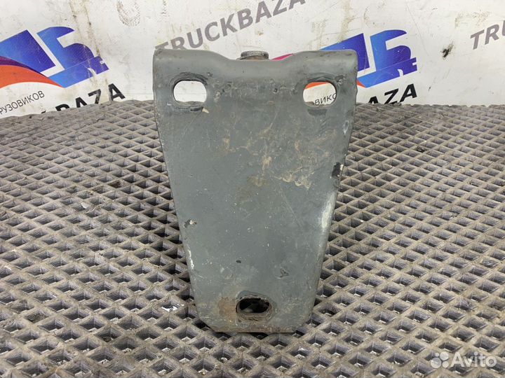 500368184 Кронштейн замка кабины Iveco Stralis