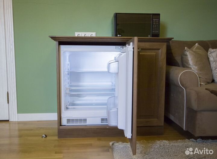 Тумба под холодильник Beko из массива дерева