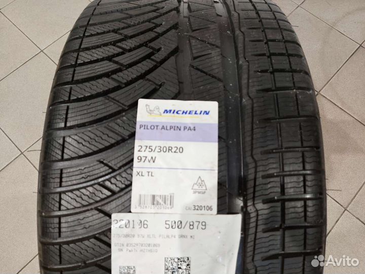 Michelin Pilot Alpin PA4 275/30 R20 и 245/35 R20