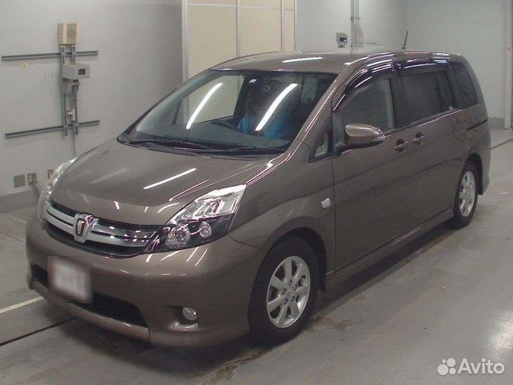 Toyota Isis 1.8 CVT, 2015, 46 000 км