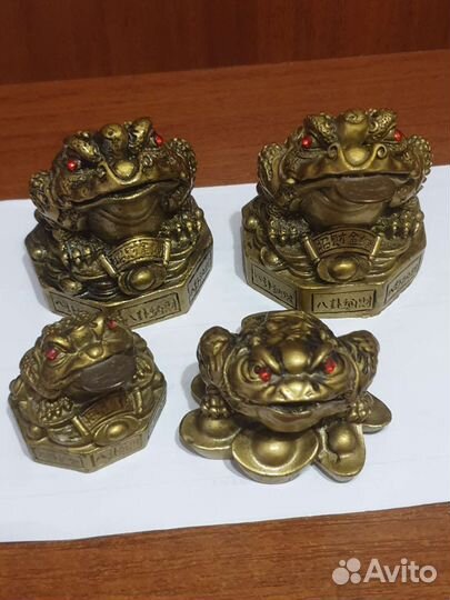 Лягушки сувенир