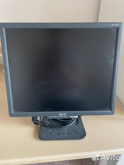 Монитор Acer и клавиатура