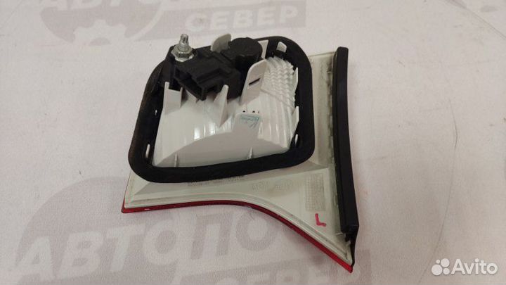 Фонарь задний внутренний левый Audi A4 B7 AUK