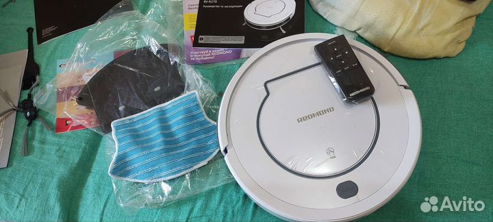 Робот пылесос, влажная уборка.Redmond RV-R270