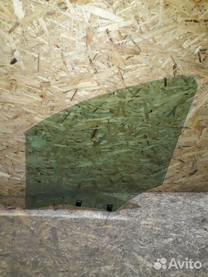 Стекло Citroen Berlingo B9 1.6 2009