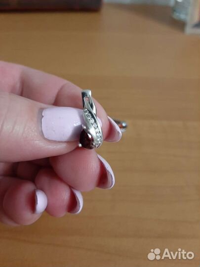 Серебряные серьги с гранатом