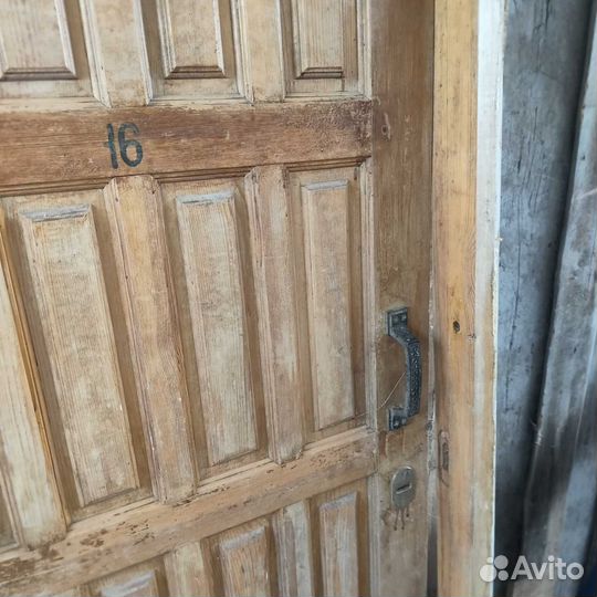 Дверь входная деревянная бу с коробкой