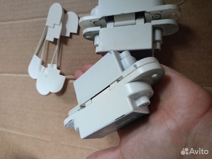 Скрытые дверные петли