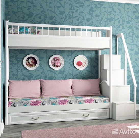 Детская двухъярусная кровать