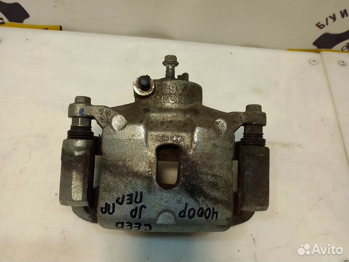 Суппорт передний правый Kia Ceed 2JD