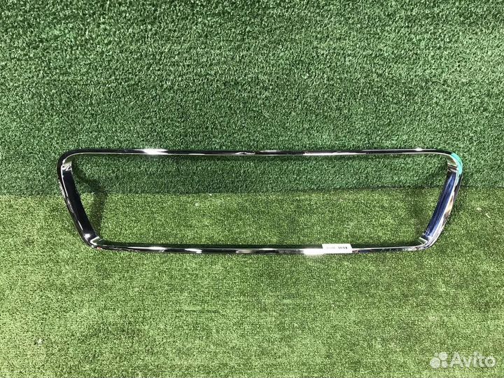 Накладка крышки багажника Bentley Bentayga