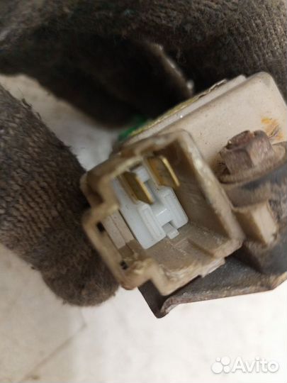 Активатор замка двери