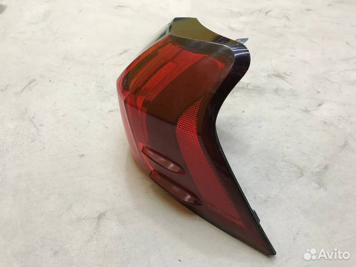 Фонарь задний правый Lexus LX 570
