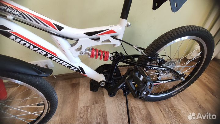 Подростковый велосипед Novatrack Shark 20