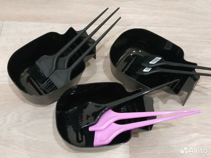 Кисти и миска для окрашивания