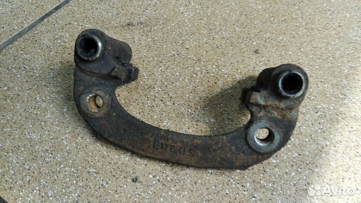 Скоба суппорта тормозного Volvo S40 I Перед Зад