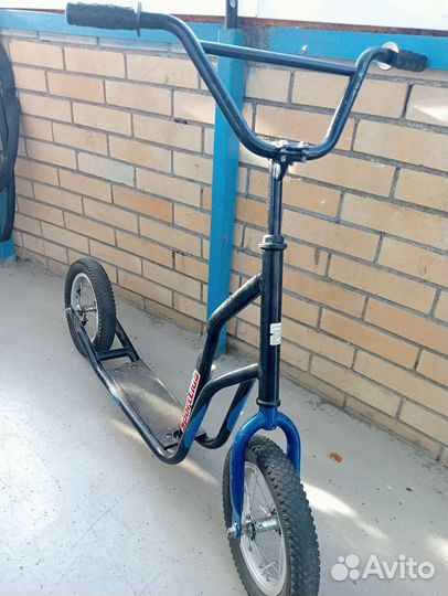 Самокат на больших колесах