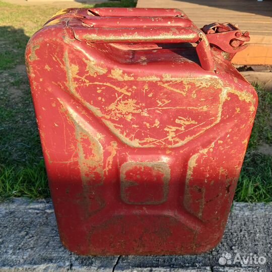 Канистра для бензина 20л