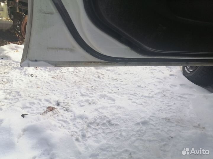 Двери Nissan Ad