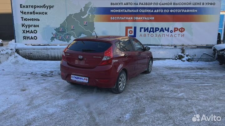 Козырек солнцезащитный левый Hyundai Solaris 85210