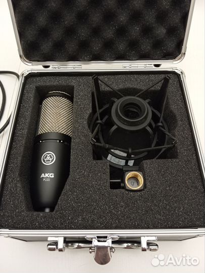 Студийный микрофон akg p220