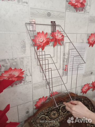 Витринный кронштейн