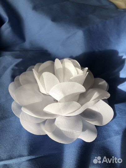 Брошь цветок из ткани
