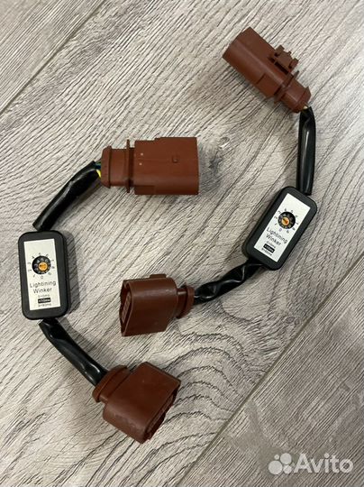 Бегущий поворотник Audi А4 b8