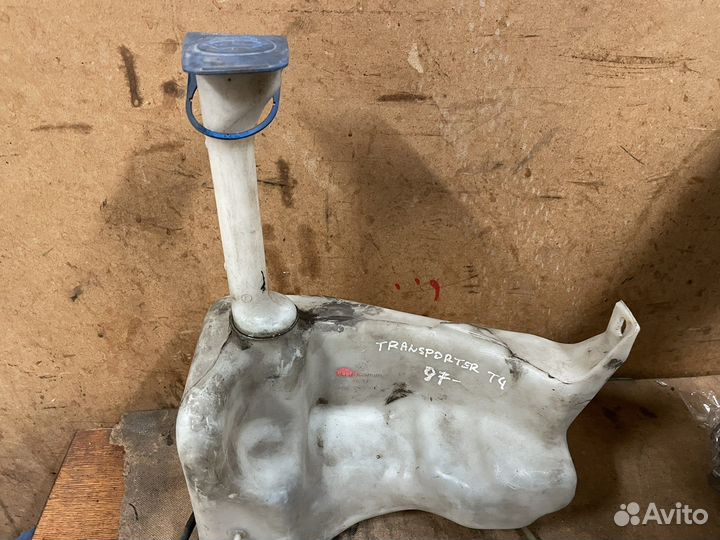 Бачок омывателя Volkswagen Transporter 4 701955453