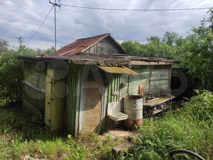 Дача 10 м² на участке 6 сот.