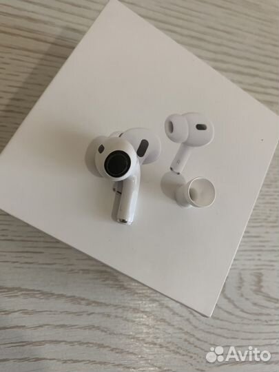 Левый наушник AirPods Pro2