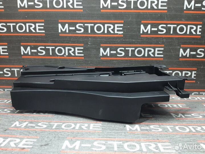 Ящик для инструментов левый Bmw X5 E53 M54B30 2006