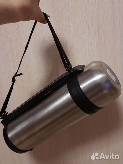 Термос новый 1,8 л