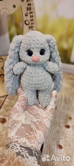Плюшевый зайка. Вязаный. Ручная работа