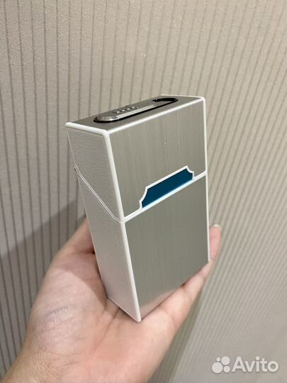 Чехол для сигарет с встроенной зажигалкой