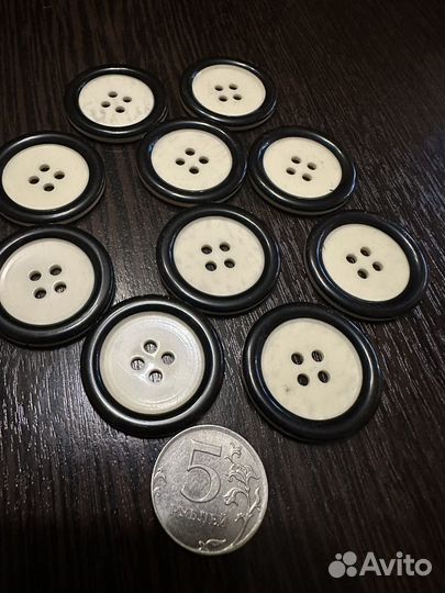 Пуговицы