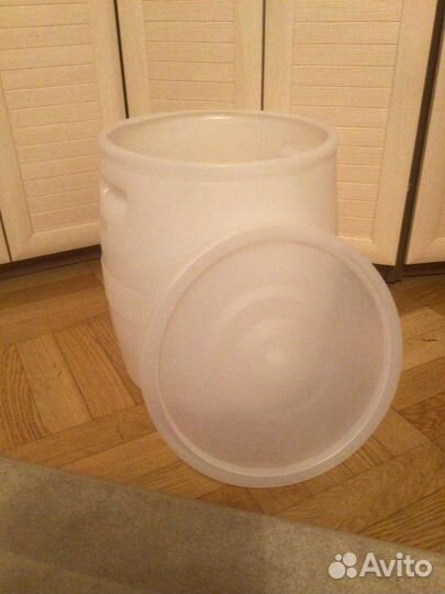 Бачок пластиковый
