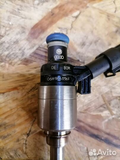 Форсунка топливная Volkswagen Passat B6 BZB CDA