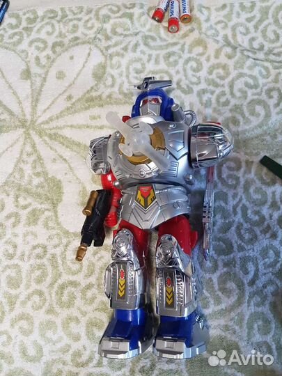 Игрушка робот